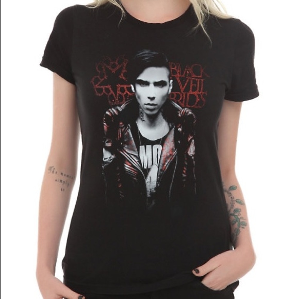 Andy black tee shirt